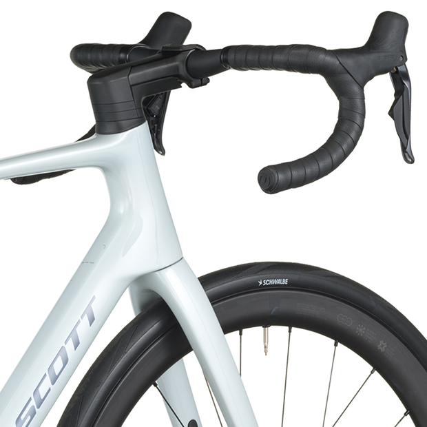 2026 Scott Addict 20 Road Bike In Cumulus White