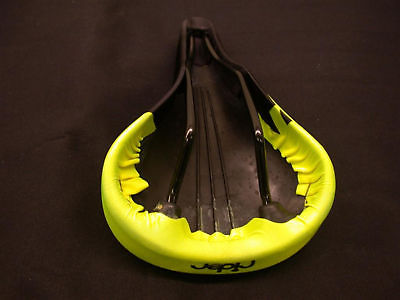 TRENDY FLUORESCENT YELLOW SADDLE FOR MTB,FIXIE, NEON YELLOW SEAT BARGAIN PRICE