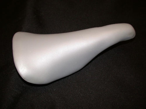 VINTAGE 80's RACING BIKE SEAT MIDDLEMORES OF COVENTRY SPORTS SADDLE SILVER GREY