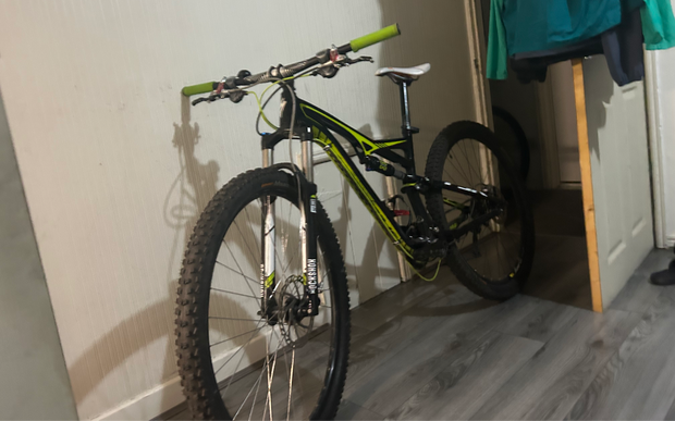 Specialized StuntJumper 2024