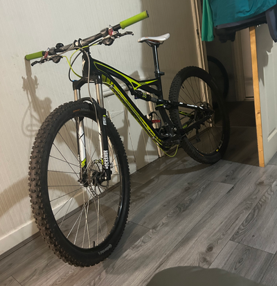 Specialized StuntJumper 2024
