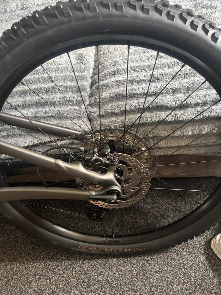 Trek Top Fuel 9.8 XT 2024